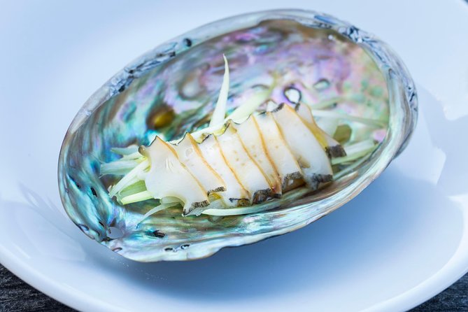 Abalone farm tour and tasting with coastal seaweed walk. Guided. 2 hours - Quick hits before you go