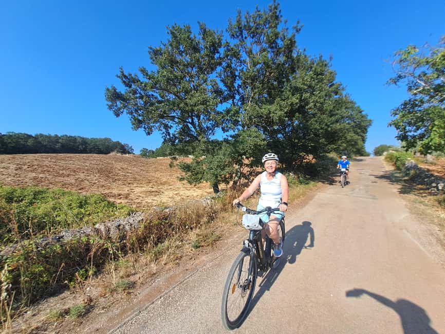 Alberobello: Guided e-bike tour + donkey farm visit - Timing and itinerary flow: two hours, well paced