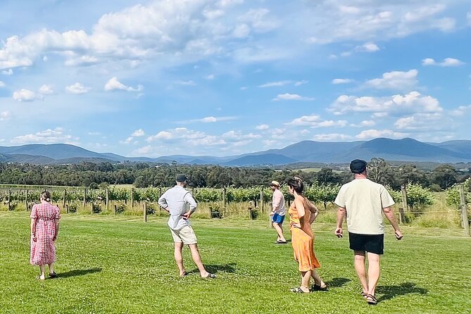 Amazing Yarra Valley Wine Tour + Chocolate, Farm Fresh, Gin - Lunch at St Hubert Estate: a break with options (and extra costs)