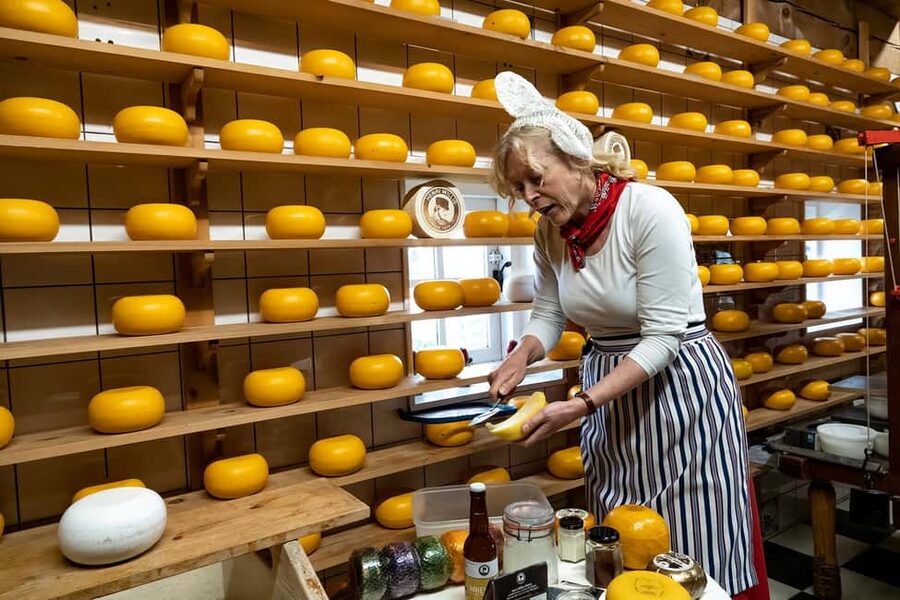 Amsterdam: Experience Zaanse Schans Windmills & Cheese Farm - Zaanse Schans: the windmill village you can actually walk