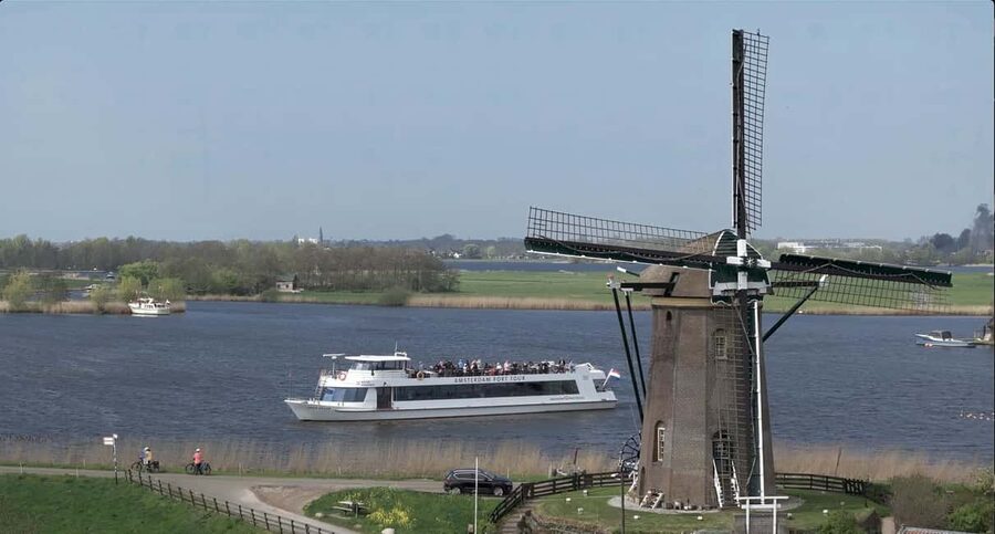 Amsterdam: Keukenhof, Tulip Farm Full-Day Tour with Cruise - Getting to This is Holland: the real start of your day