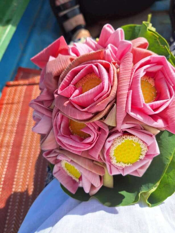 Angkor Silk Farm & Lotus Silk Farm: Siem Reap Discovery Tour - Shopping at the Boutiques: How to Buy Without Getting Blindsided
