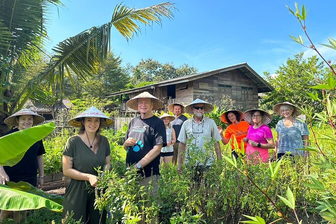 Authentic Thai Cooking Class and Farm Visit in Chiang Mai - From Tha Phae Gate to the Kitchen: How the Day Flows