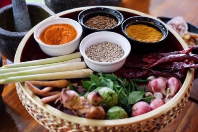 Baan Farm Thai Cooking School Chiangmai - Old City pickup and the market stop for real ingredient choices