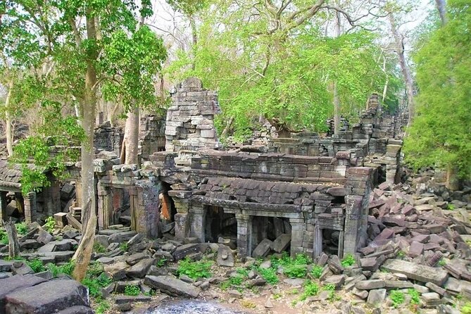Banteay Chhmar Temple & Silk Farm Private Day Trip from Siem Reap - Banteay Toap: the Fortress of the Army and a water-reservoir setting