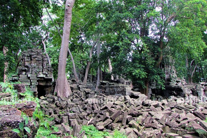 Banteay Chhmar Temple & Silk Farm Private Day Trip from Siem Reap - West Baray and Svay Romiet Pagoda on the water’s edge