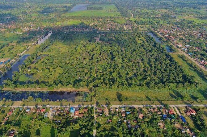 Banteay Chhmar Temple & Silk Farm Private Day Trip from Siem Reap - Guides and drivers: clarity, safety, and better photos
