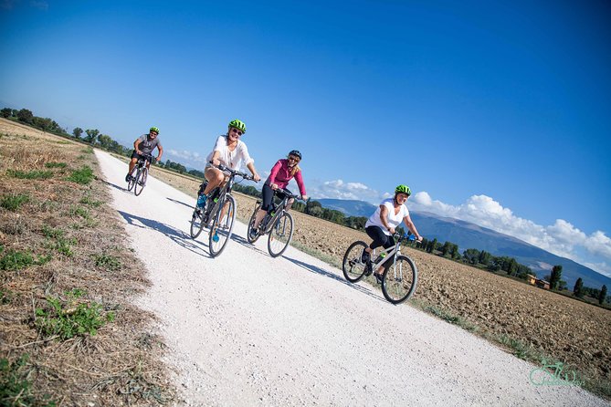 Bevagna E-Bike Farm to Table - Bevagna at Street Level: Medieval Streets and a Coffee Stop