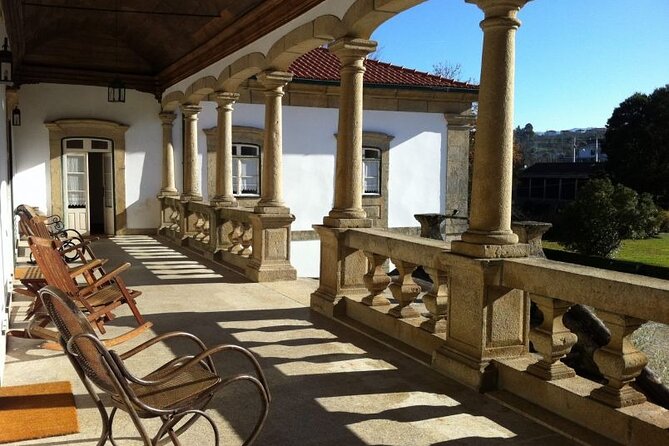 Braga/Guimarães: 1 Day with Lunch + farm and wine tasting - Guimarães: the medieval feel and the specific stops that matter