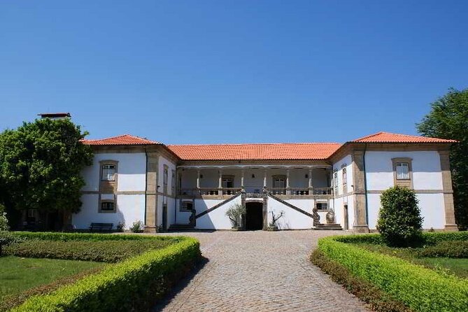 Braga/Guimarães: 1 Day with Lunch + farm and wine tasting - Price and logistics: is $156.28 a good deal for this day?