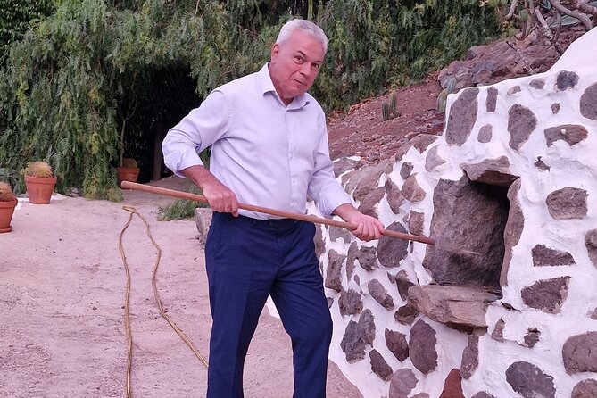 Canarian farmhouse in Mogan, mango farm and vermouth factory - Step 1: Los Pasitos and the Canarian House Setup