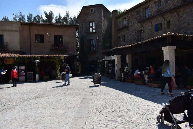 Chautla's Castle, Lavender Farm, and Valquirico Private Tour - Timing and Energy: A Day That Moves, But Not Too Fast