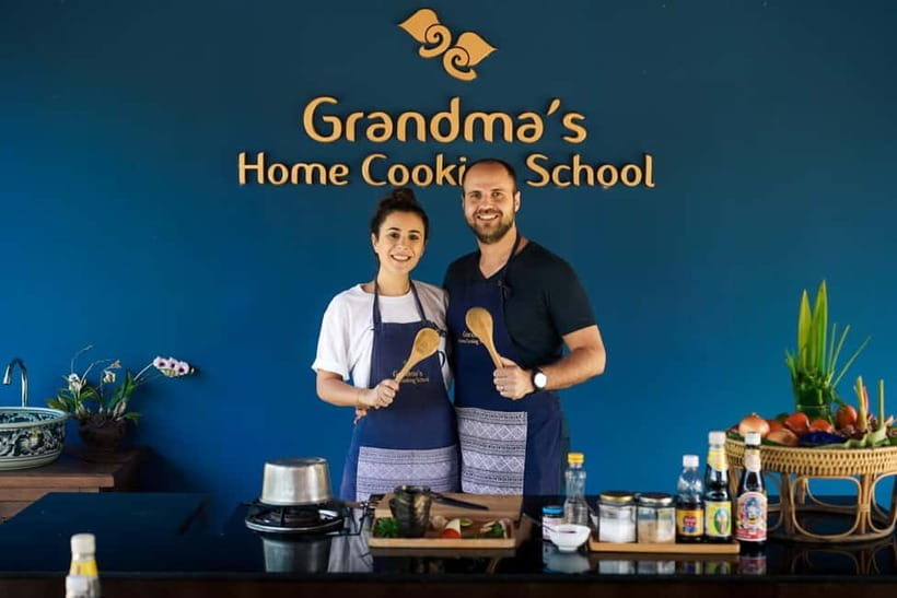 Chiang Mai: Authentic Thai Cooking Class and Farm Visit - Eating together: sharing food and comparing flavors