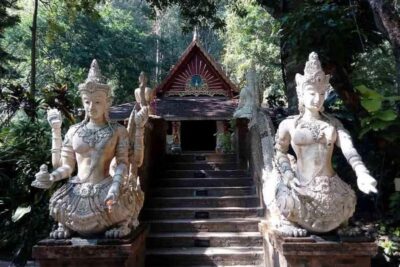 Chiang Mai: Doi Suthep, Orchid Farm and Waterfall with Lunch - The morning pick-up and van ride: starting at the right time
