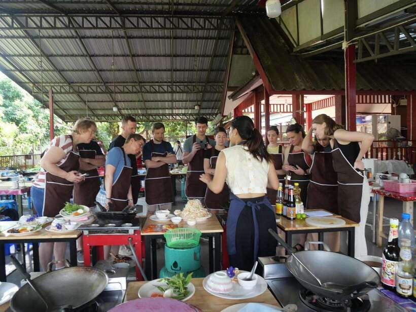 Chiang Mai: Half Day Cooking Class at Organic Farm - Instructors and Group Size: Intimate, Not Assembly-Line