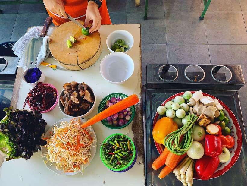 Chiang Mai: Half Day Cooking Class at Organic Farm - Timing and Getting There: Burger King Meeting Point and Optional Pickup