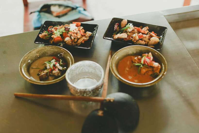 Chiang Mai: HALF-DAY COOKING COURSE at a Thai Cooking Farm - How the hands-on cooking works: demo, then your station