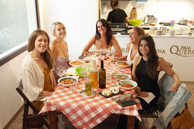 Cinta Senese tour with tasting dinner on the farm - Start Point and First Impressions at Via Madonna della Querce