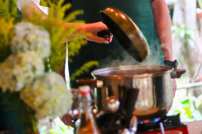 Cocolocal Farm Cooking Class with market tour and basket boat - Bay Mau coconut forest basket boat: a calm change of pace