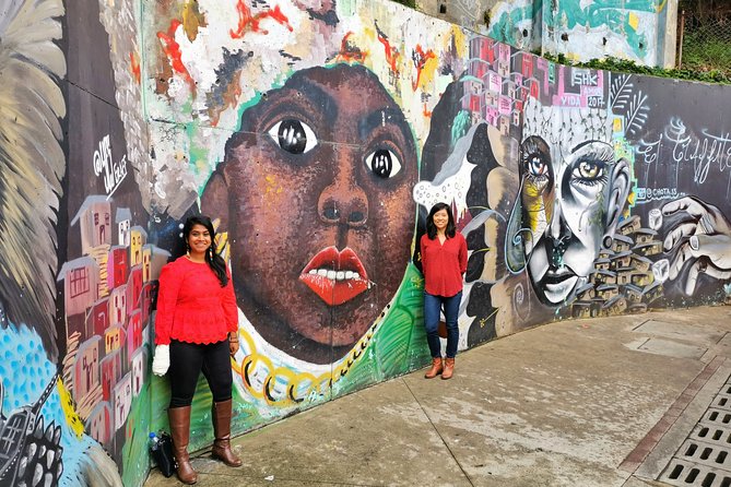 Comuna 13 & Coffee Farm Private Tour in Medellin | The Best Combo - Comuna 13 electric escalators and murals with real context