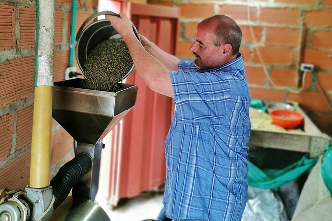 Comuna 13 & Coffee Farm Private Tour in Medellin | The Best Combo - Small tips to make the most of both stops