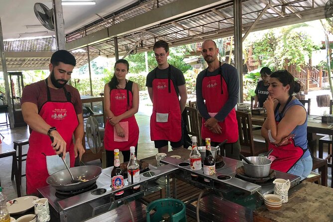 Cooking Class with Organic Farm in Chiang Mai - Choose Six Dishes: The Menu Options That Matter
