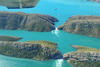 Cygnet Bay Sea Safari & Pearl Farm Tour Scenic Flight - From Broome to the Horizontal Falls: the scenic flight that sets the stage