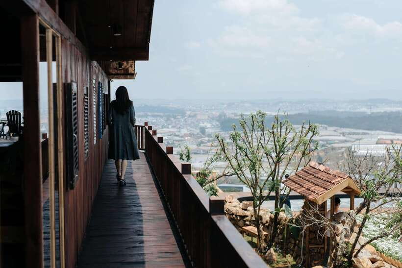 Da Lat: Sunrise Panorama, Green Tea Hill and Strawberry Farm - Persimmon drying with Japanese technology: a local-food twist