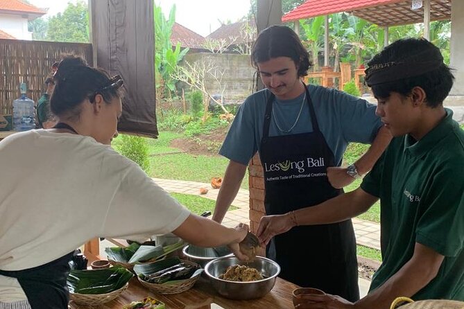 Farm-to-Table Balinese Cooking Experience - The Balinese family home visit: Daily life, not a staged set