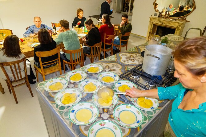 Farm to table dinner in Rome: A trip through Italy - Small-group dinner etiquette: how to get the most out of it