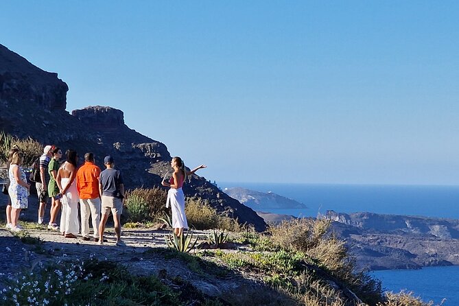 Flavors of Santorini: Farm-to-Table Meal Wine & Authentic Village - Why This Santorini Half-Day Blends Food and Views So Well
