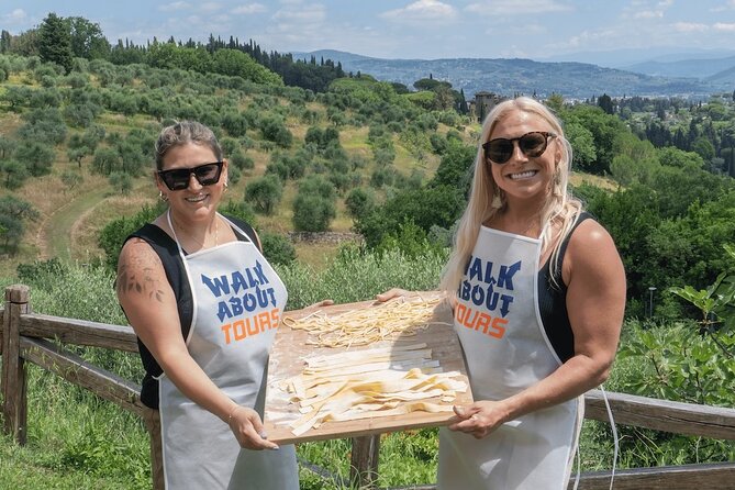 Florence Pizza or Pasta Class with Gelato Making at a Tuscan Farm - Getting There: Meeting at Piazza della Stazione and Riding Up the Hills