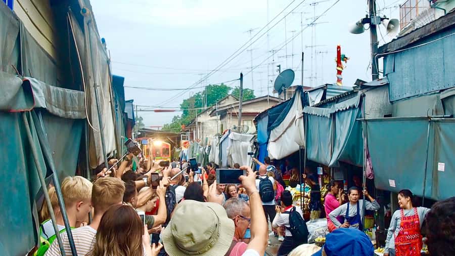 From Bangkok: Floating & Railway Markets Tour & Coconut Farm - Damnoen Saduak Floating Market by longtail boat: how to enjoy it like a pro