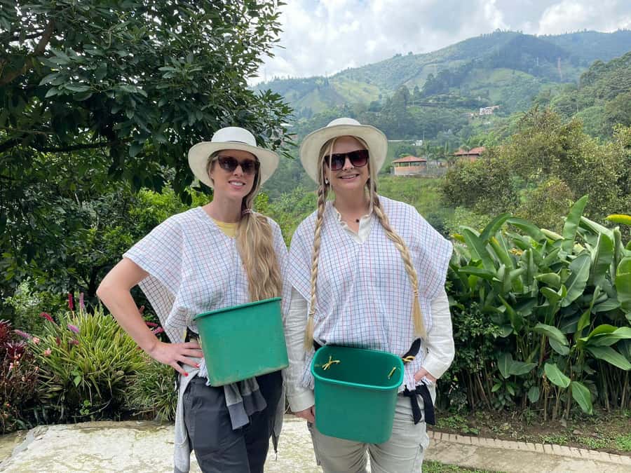 From Bogota: 5 hour guided coffe farm tour - All included - The farm visit: 4.5 hours walking through coffee production