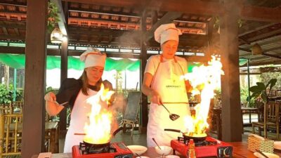 From Hoi An: Cooking Class at Organic Farm - Lemon Basil Cookery & Restaurant: how the meeting works in Tra Que