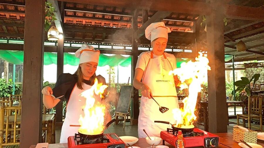 From Hoi An: Cooking Class at Organic Farm - Lemon Basil Cookery & Restaurant: how the meeting works in Tra Que