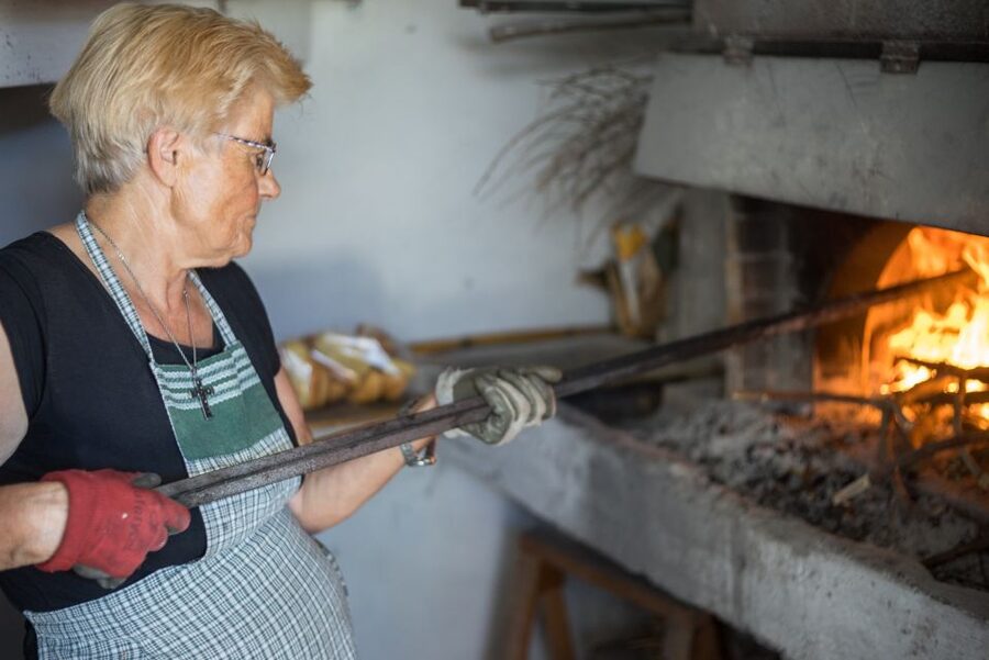 From Mykonos: Mykonian Farm Baking Class with Brunch - Pickup and timing: how to avoid a rough start