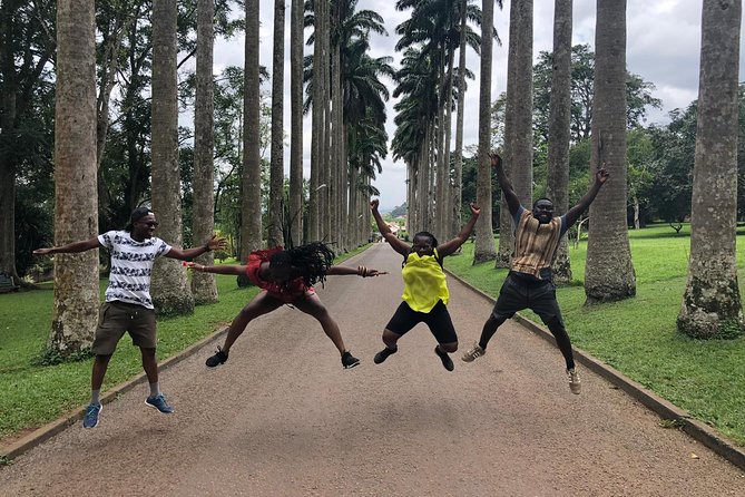 Ghana Eastern Explorer - Boti Falls, Aburi Gardens & Tetther Quarshie Cocoa Farm - The 7:00 am start and the Accra-to-Aburi head start
