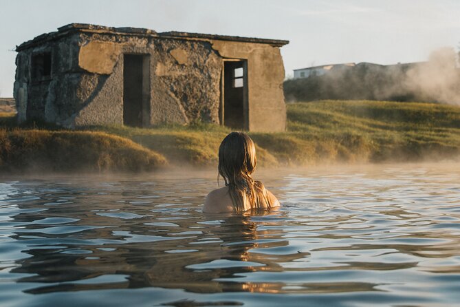Golden Circle with Tomato Farm Lunch & Secret Lagoon Bathing - Gullfoss waterfall: three viewpoints without a marathon