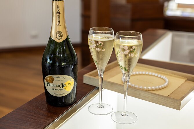Guided Paspaley Pearl Farm Tour with Return Transfers - Champagne, pearl meat canapes, and the boutique browsing time