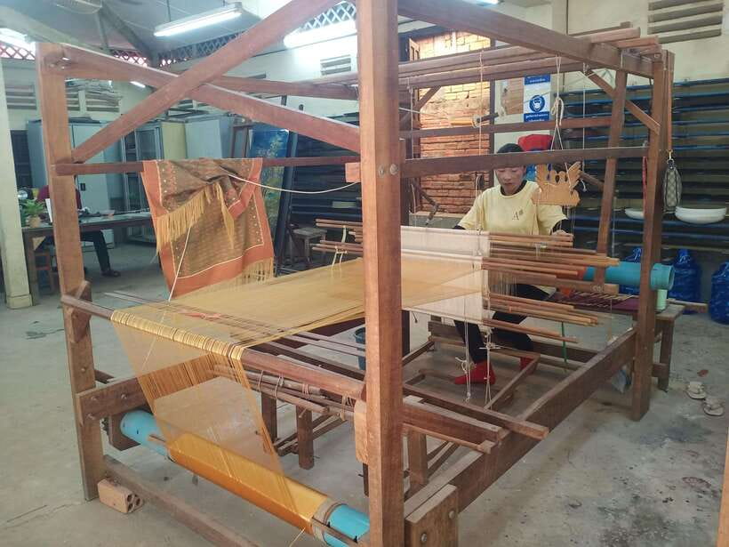 Half Day Trip: Silk Farm, Satcha, and Senteur d'Angkor Tour - Senteurs dAngkor: Sustainable Cambodian Treasures You Can Actually Browse