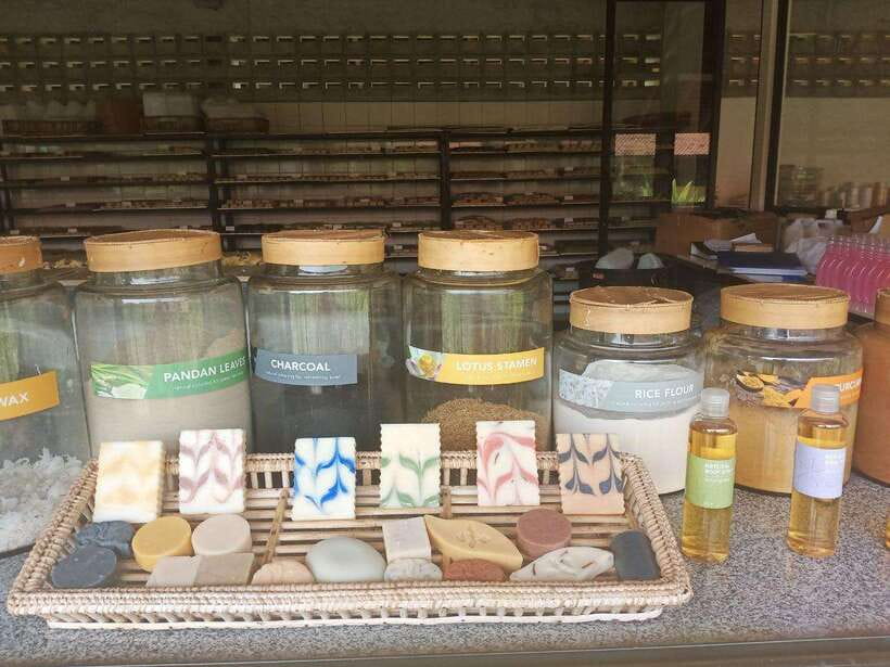 Half Day Trip: Silk Farm, Satcha, and Senteur d'Angkor Tour - A Balanced Take: What to Watch For