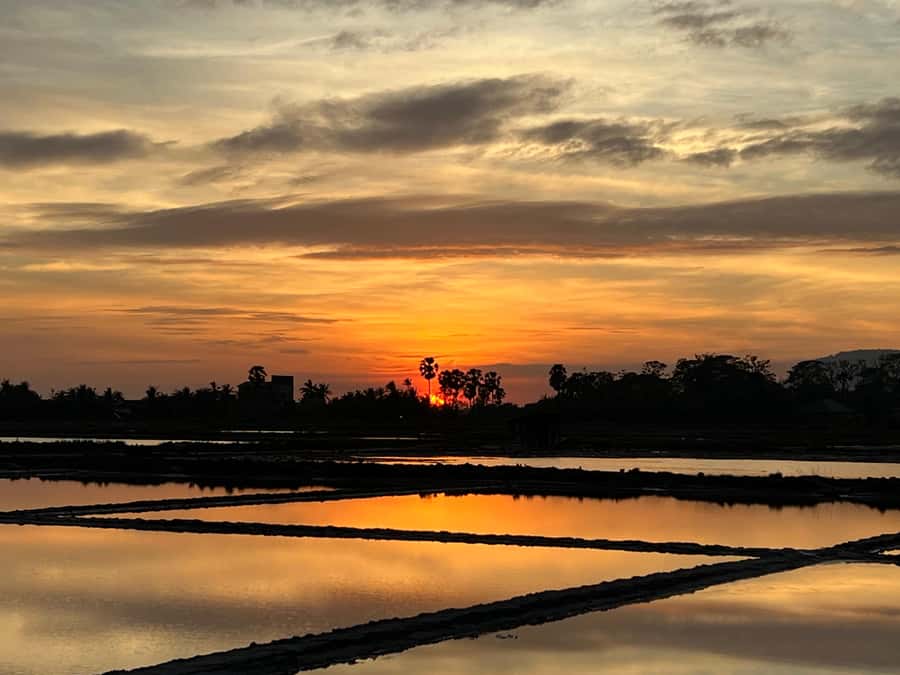 Kampot Countryside include Pepper farm, Salt field & Lake - Key things you’ll remember
