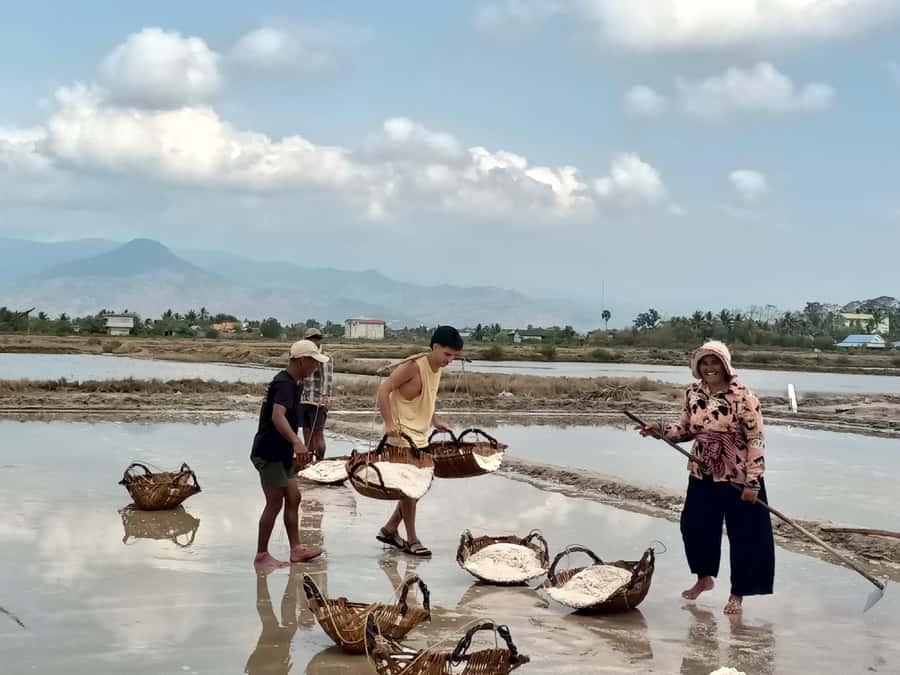 Kampot Countryside include Pepper farm, Salt field & Lake - Guide and driving: the difference between a trip and a day