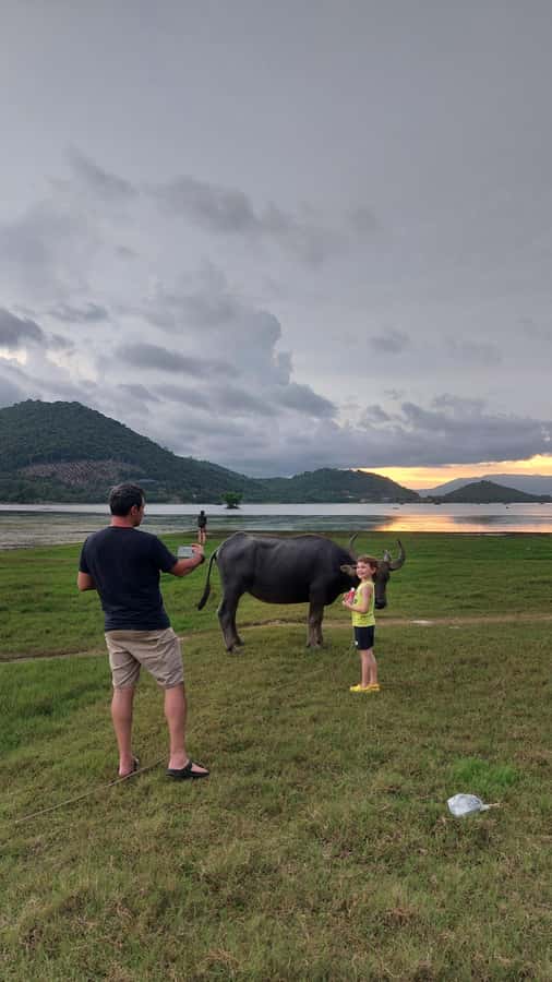 Kampot: Countryside, Pepper Farm and Kayak Tour with Lunch - Limestone caves with bats and a 6th-century Hindu temple