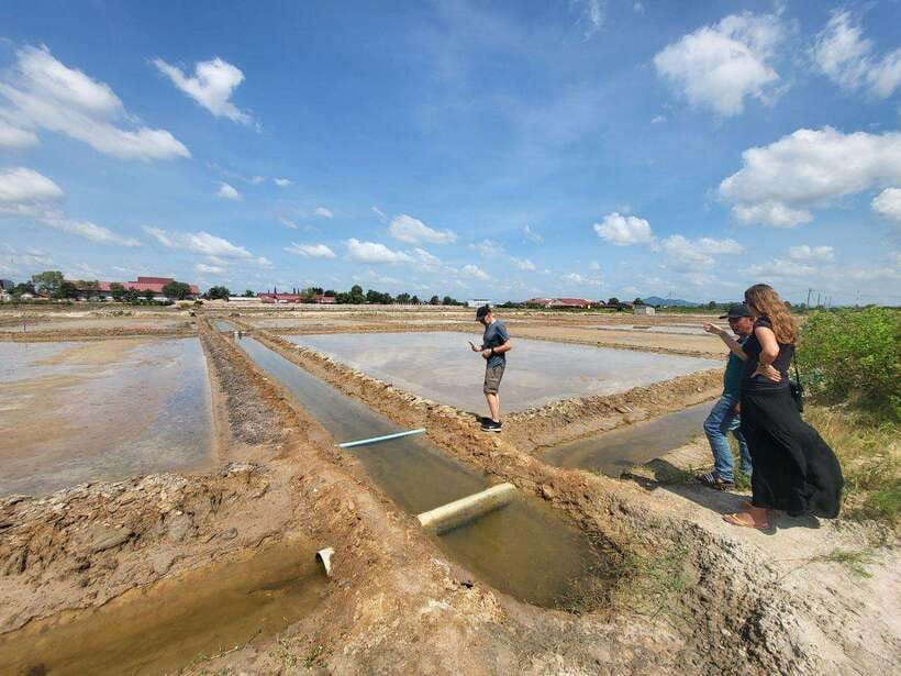 Kampot Pepper Farm, Salt Fields, Crab Market from Phnom Penh - Kep Beach Crab Market lunch: fresh seafood, real choices