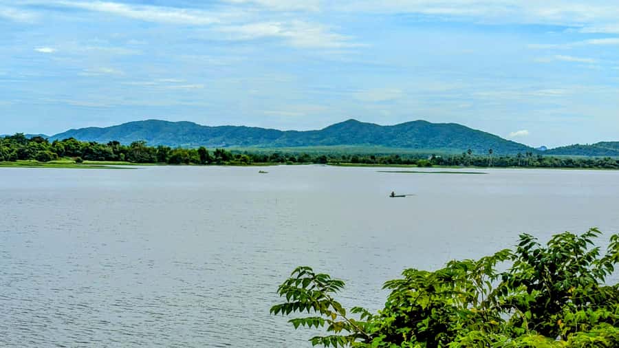 Kampot Private Tour: Pepper Farm, Salt Field & Secret Lake - Bratek Krola Secret Lake: A Reservoir Break for Stories and Photos