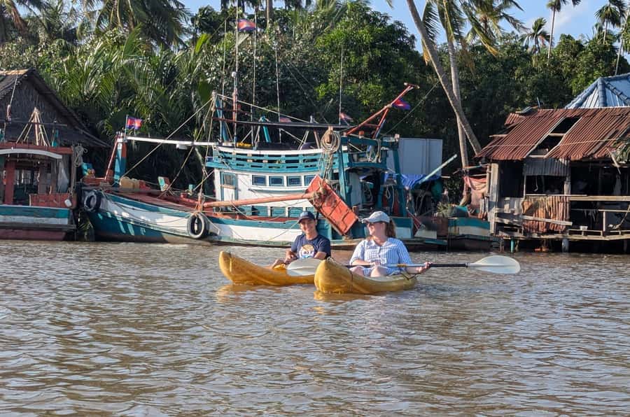 Kampot's Countryside & Kayak Tour, Pepper Farm include Lunch - Sunset moments, wet clothes, and changing facilities