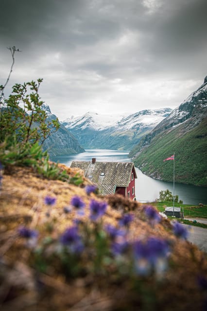 Ljøen, Hellesylt: Ljøen Farm Tour - Finding the Meeting Point: YX in Hellesylt Works Better Than You’d Think