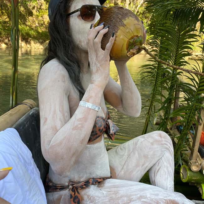 Marijuana Farm, Bamboo Rafting and Doctors Cave Beach Tour - Flora, country storytelling, and why the river ride feels longer than it is